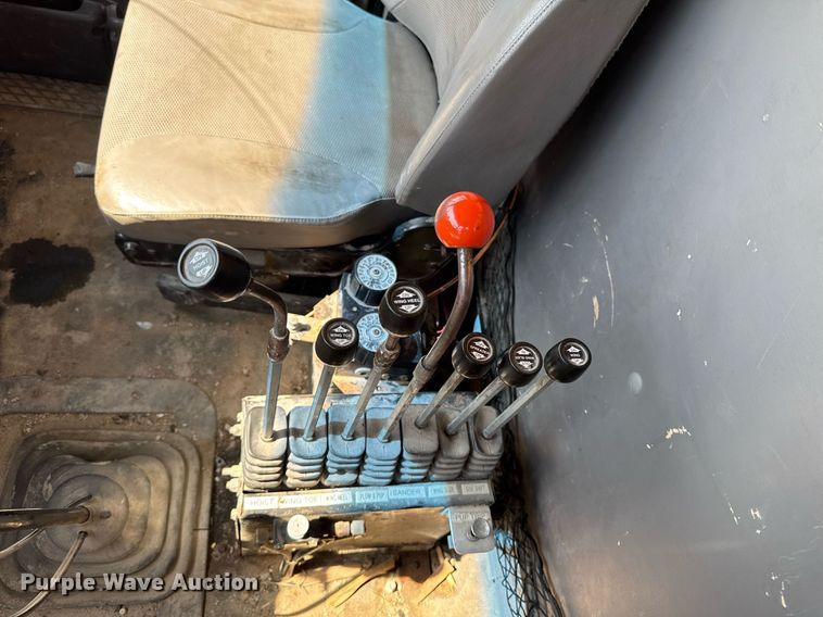 image for item DT0730 2000 Sterling LT9500 dump truck