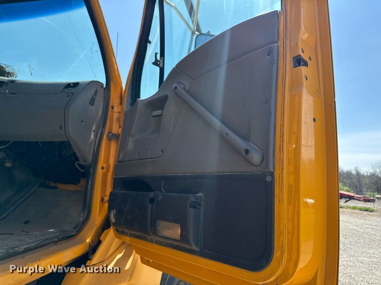 image for item DT0730 2000 Sterling LT9500 dump truck