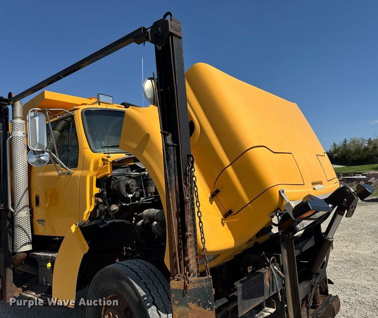 image for item DT0730 2000 Sterling LT9500 dump truck