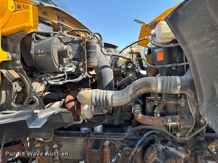 image for item DT0730 2000 Sterling LT9500 dump truck