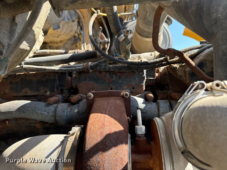 image for item DT0730 2000 Sterling LT9500 dump truck