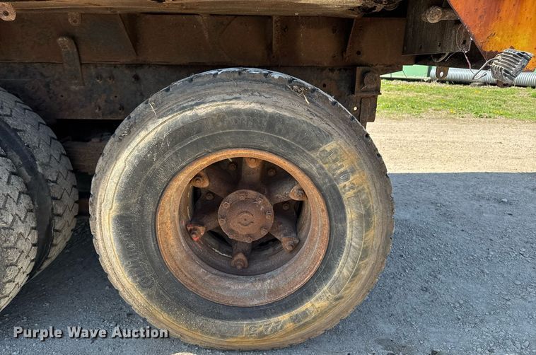 image for item DT0730 2000 Sterling LT9500 dump truck