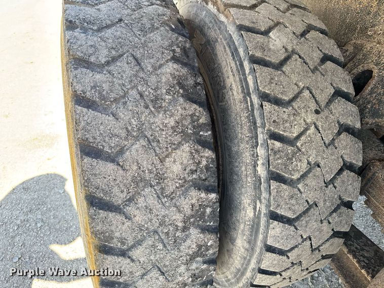 image for item DT0730 2000 Sterling LT9500 dump truck