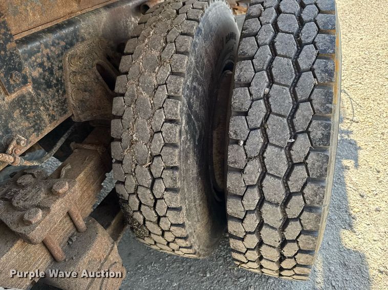 image for item DT0730 2000 Sterling LT9500 dump truck