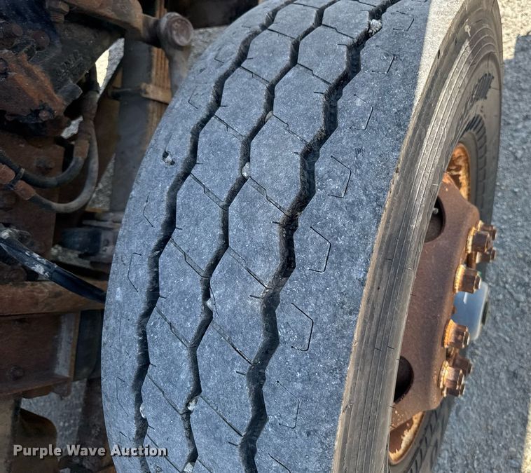 image for item DT0730 2000 Sterling LT9500 dump truck