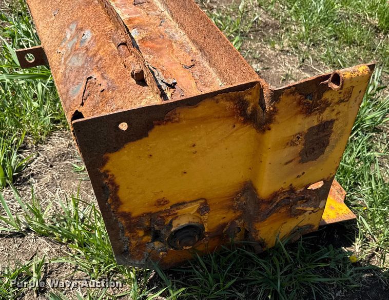 image for item DT0730 2000 Sterling LT9500 dump truck