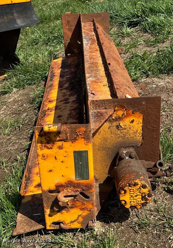 image for item DT0730 2000 Sterling LT9500 dump truck