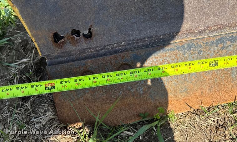 image for item DT0730 2000 Sterling LT9500 dump truck