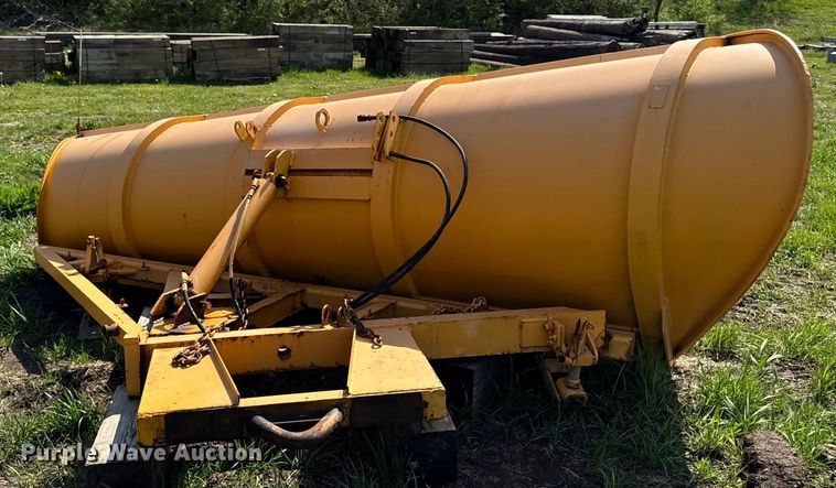 image for item DT0730 2000 Sterling LT9500 dump truck