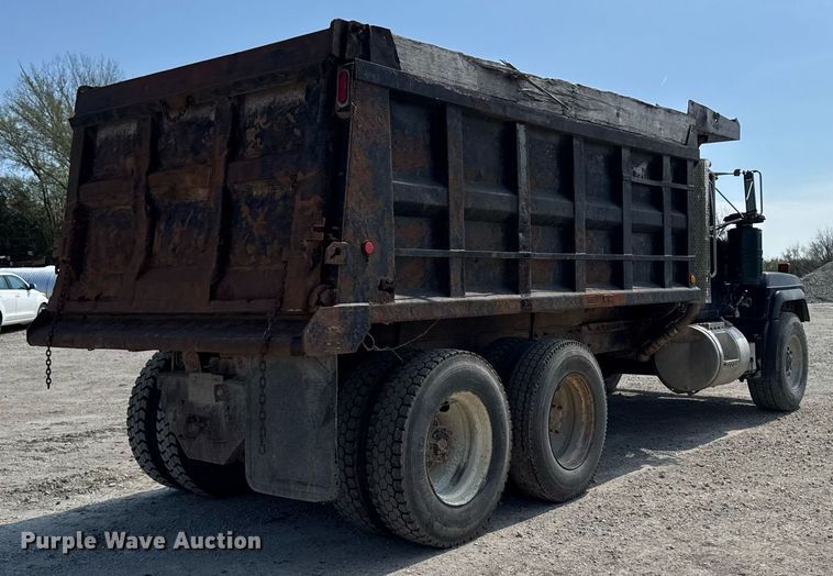 image for item DT0731 1998 Mack RD688S dump truck