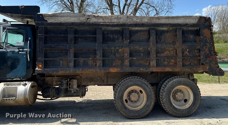 image for item DT0731 1998 Mack RD688S dump truck