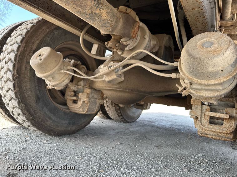 image for item DT0731 1998 Mack RD688S dump truck