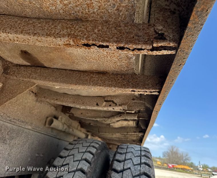 image for item DT0731 1998 Mack RD688S dump truck