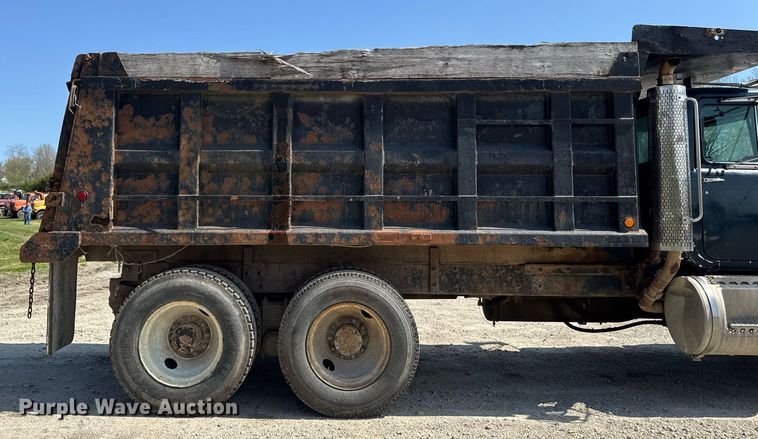 image for item DT0731 1998 Mack RD688S dump truck