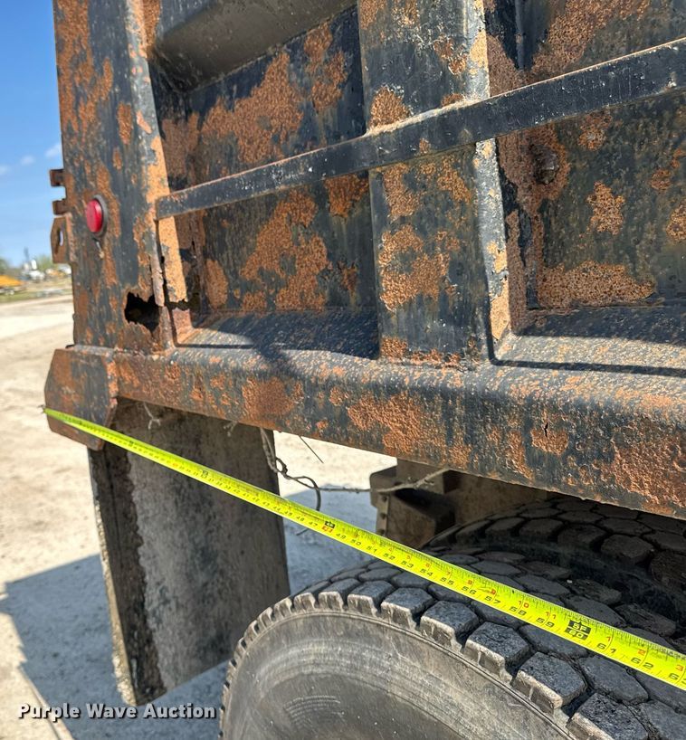 image for item DT0731 1998 Mack RD688S dump truck