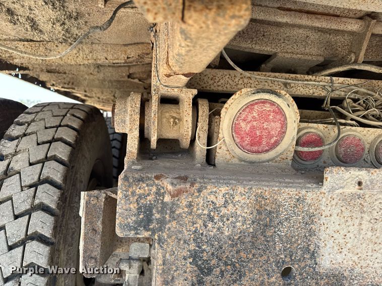 image for item DT0731 1998 Mack RD688S dump truck