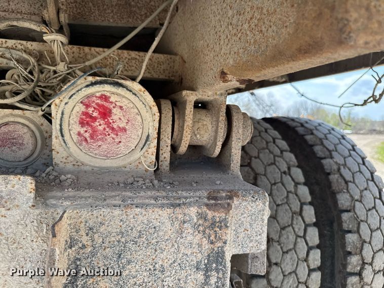 image for item DT0731 1998 Mack RD688S dump truck