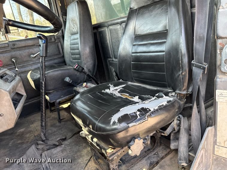 image for item DT0731 1998 Mack RD688S dump truck