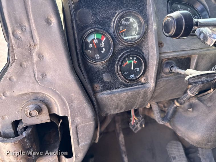 image for item DT0731 1998 Mack RD688S dump truck