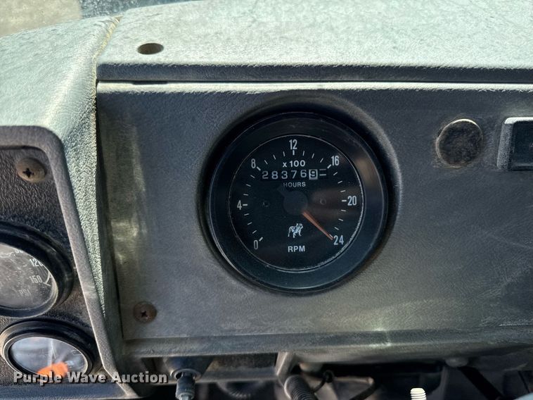 image for item DT0731 1998 Mack RD688S dump truck