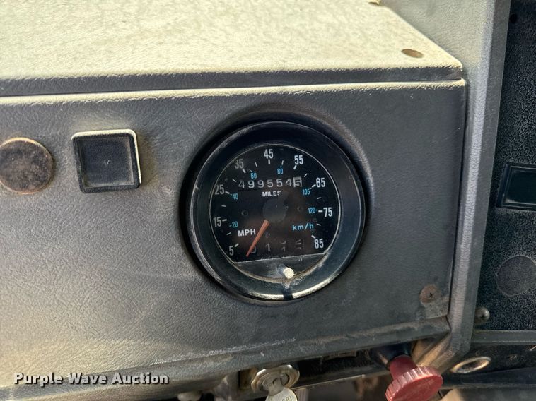 image for item DT0731 1998 Mack RD688S dump truck