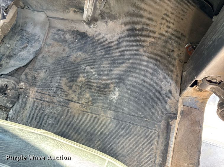 image for item DT0731 1998 Mack RD688S dump truck