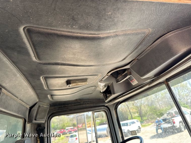 image for item DT0731 1998 Mack RD688S dump truck