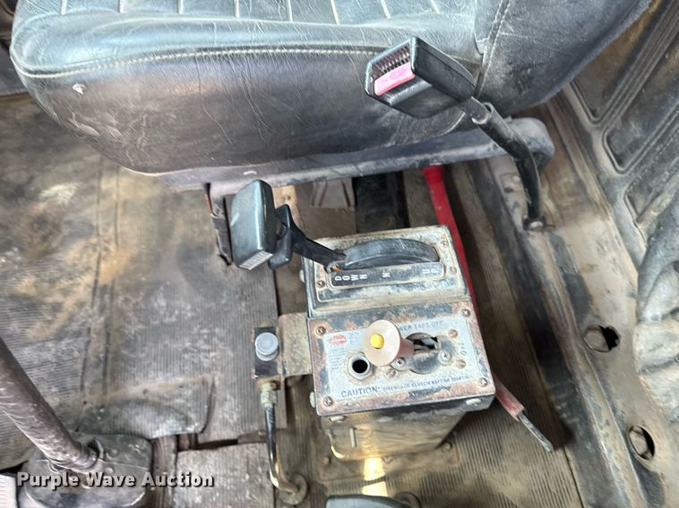 image for item DT0731 1998 Mack RD688S dump truck