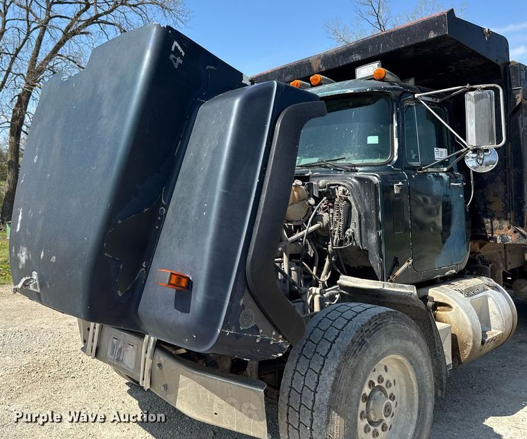 image for item DT0731 1998 Mack RD688S dump truck