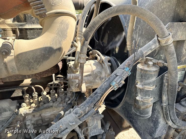 image for item DT0731 1998 Mack RD688S dump truck