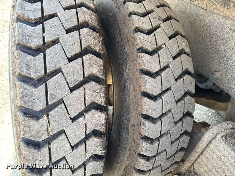 image for item DT0731 1998 Mack RD688S dump truck