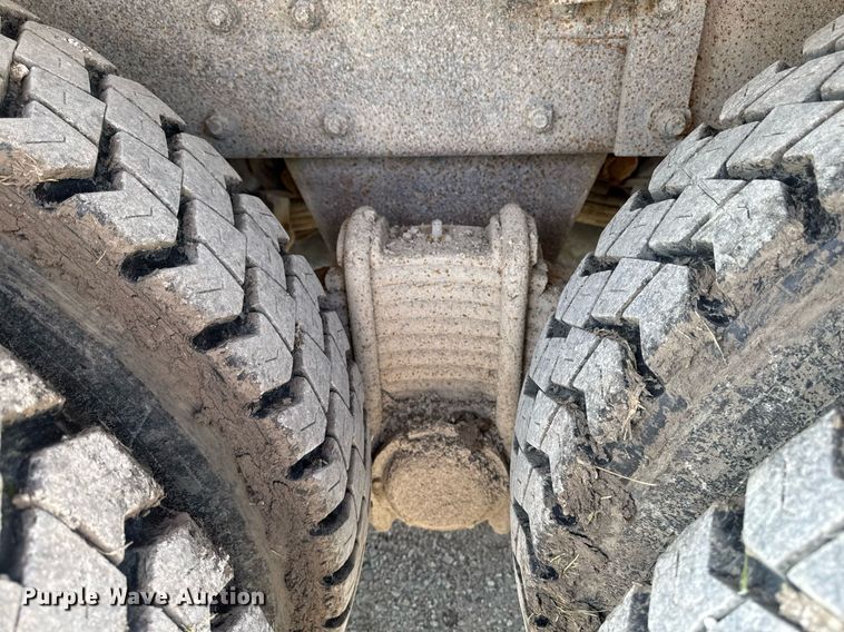 image for item DT0731 1998 Mack RD688S dump truck