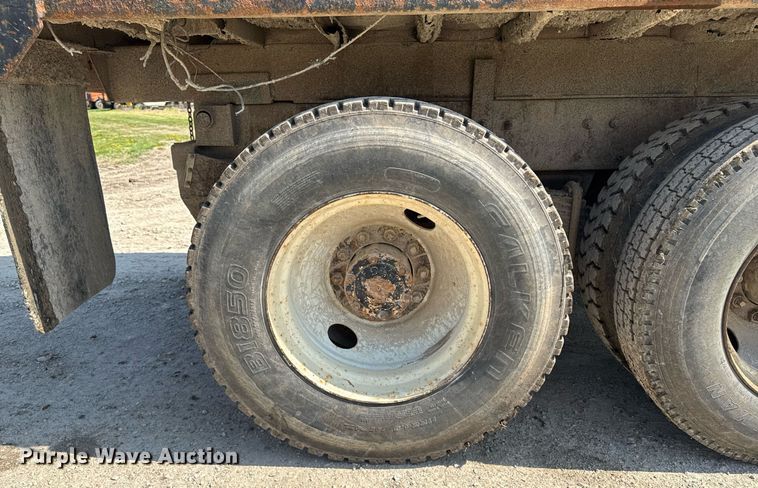 image for item DT0731 1998 Mack RD688S dump truck