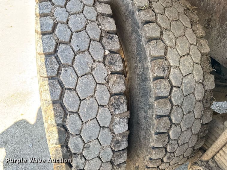 image for item DT0731 1998 Mack RD688S dump truck