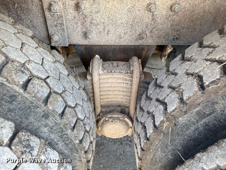 image for item DT0731 1998 Mack RD688S dump truck