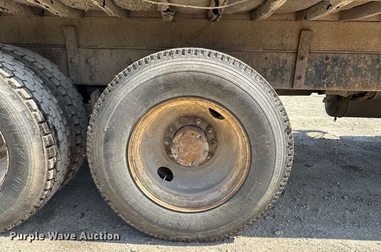 image for item DT0731 1998 Mack RD688S dump truck