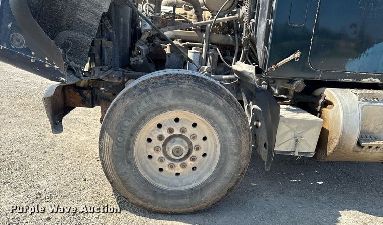 image for item DT0731 1998 Mack RD688S dump truck