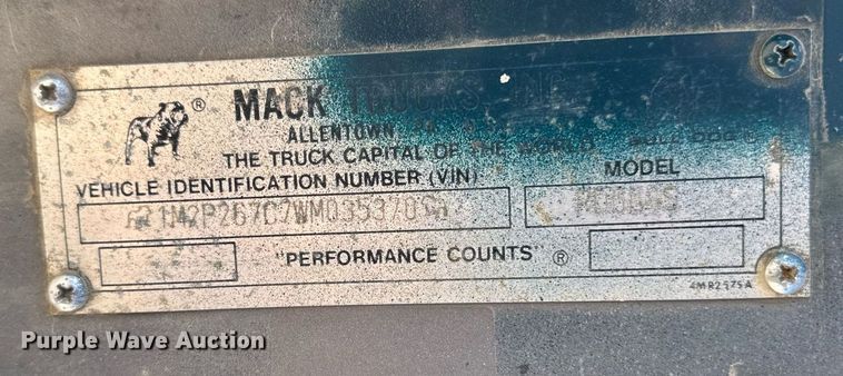 image for item DT0731 1998 Mack RD688S dump truck