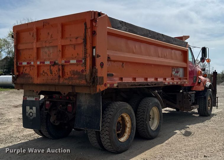 image for item DT0732 2001 Sterling LT9500 dump truck