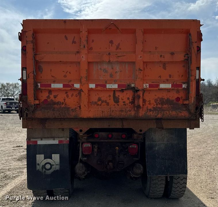 image for item DT0732 2001 Sterling LT9500 dump truck