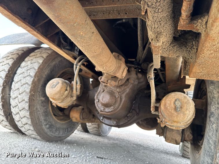 image for item DT0732 2001 Sterling LT9500 dump truck