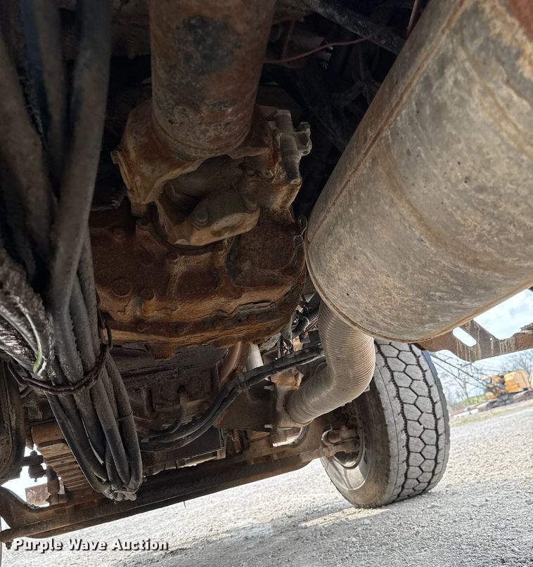 image for item DT0732 2001 Sterling LT9500 dump truck