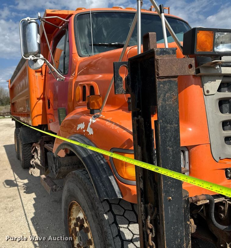 image for item DT0732 2001 Sterling LT9500 dump truck