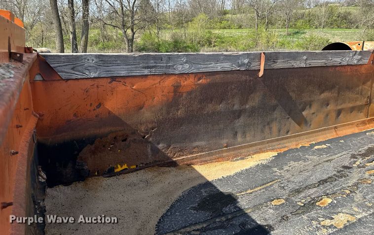 image for item DT0732 2001 Sterling LT9500 dump truck