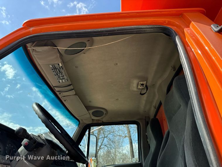 image for item DT0732 2001 Sterling LT9500 dump truck