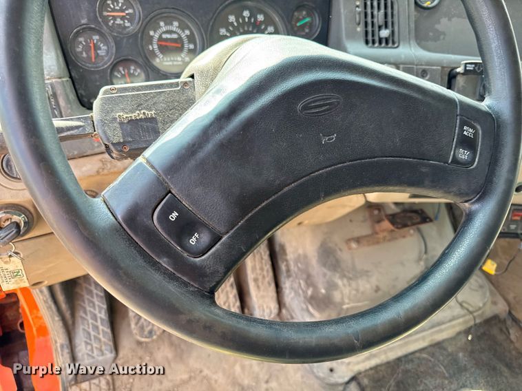 image for item DT0732 2001 Sterling LT9500 dump truck