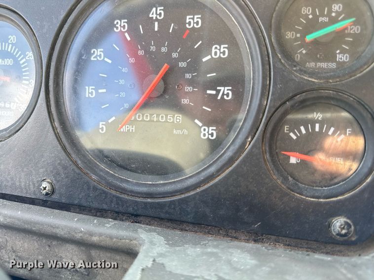 image for item DT0732 2001 Sterling LT9500 dump truck