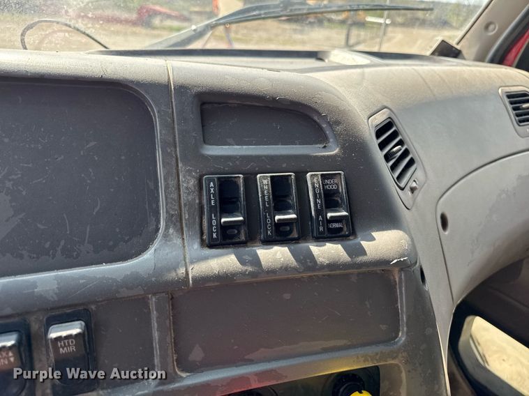 image for item DT0732 2001 Sterling LT9500 dump truck