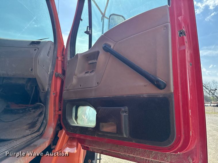 image for item DT0732 2001 Sterling LT9500 dump truck