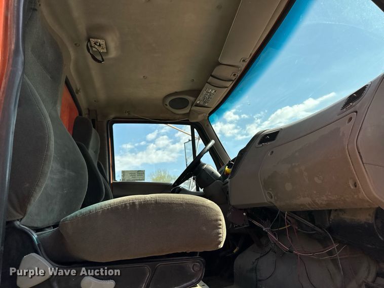 image for item DT0732 2001 Sterling LT9500 dump truck